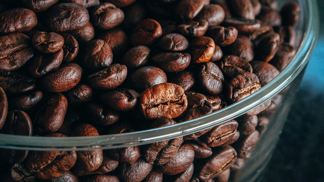 The role of oils in dark roast coffee